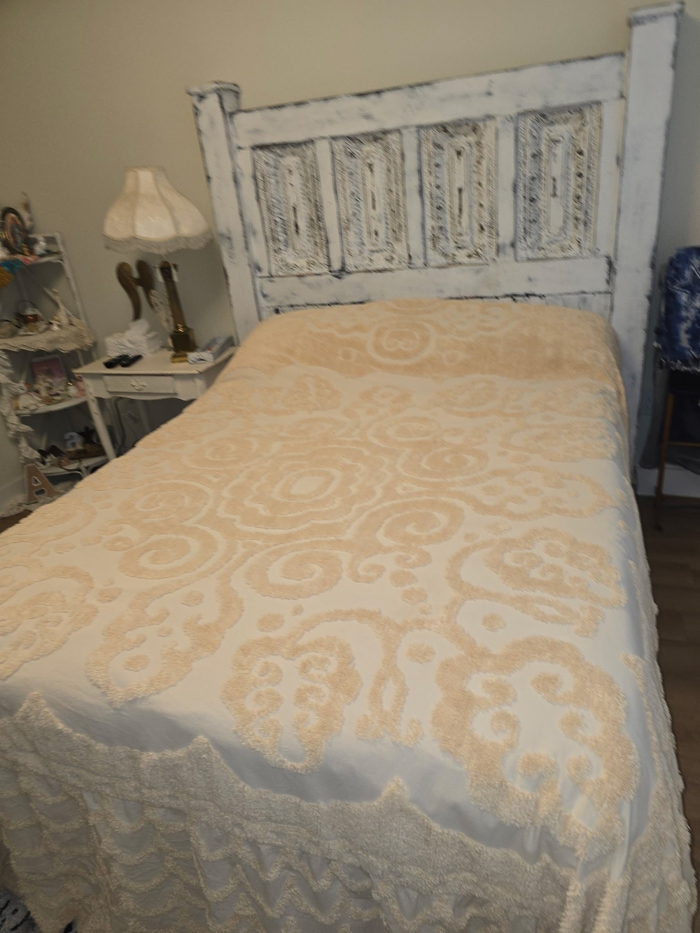 Lamont Limited, Cream Tufted Vintage Chenille Bedspread